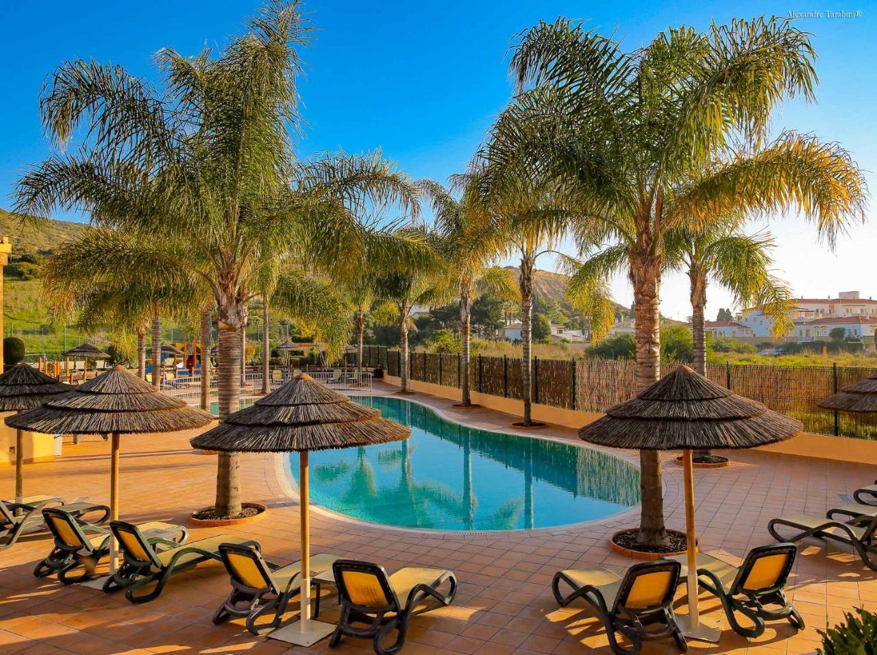 Luzbay Pool Apartments Экстерьер фото